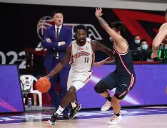 包含卫冕冠军危机重重，敌手冲击不可遏制的词条