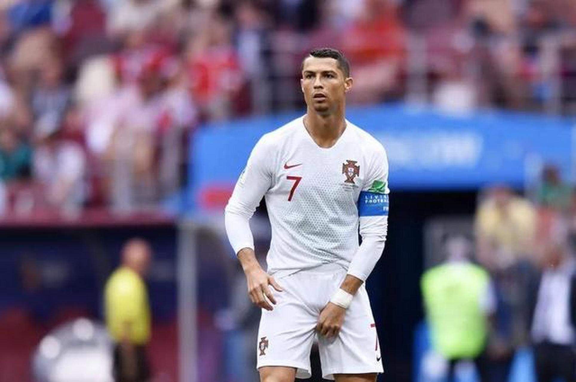 C罗在C9比赛中势不可挡,出色防守引发热议!的简单介绍