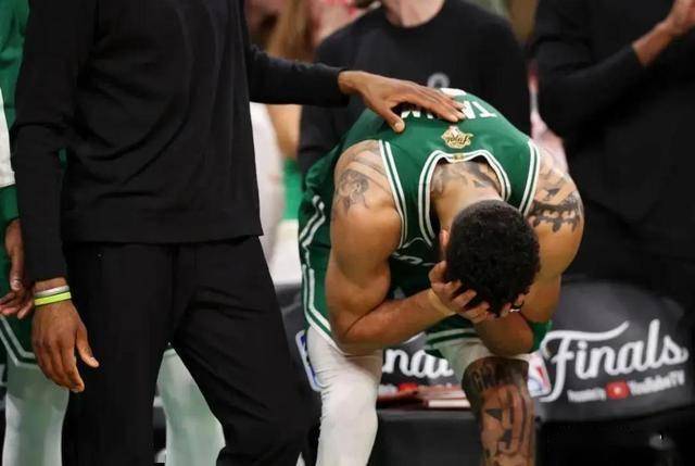 关于塔图姆爆冷击败日本队,势不可挡引爆全场!的信息